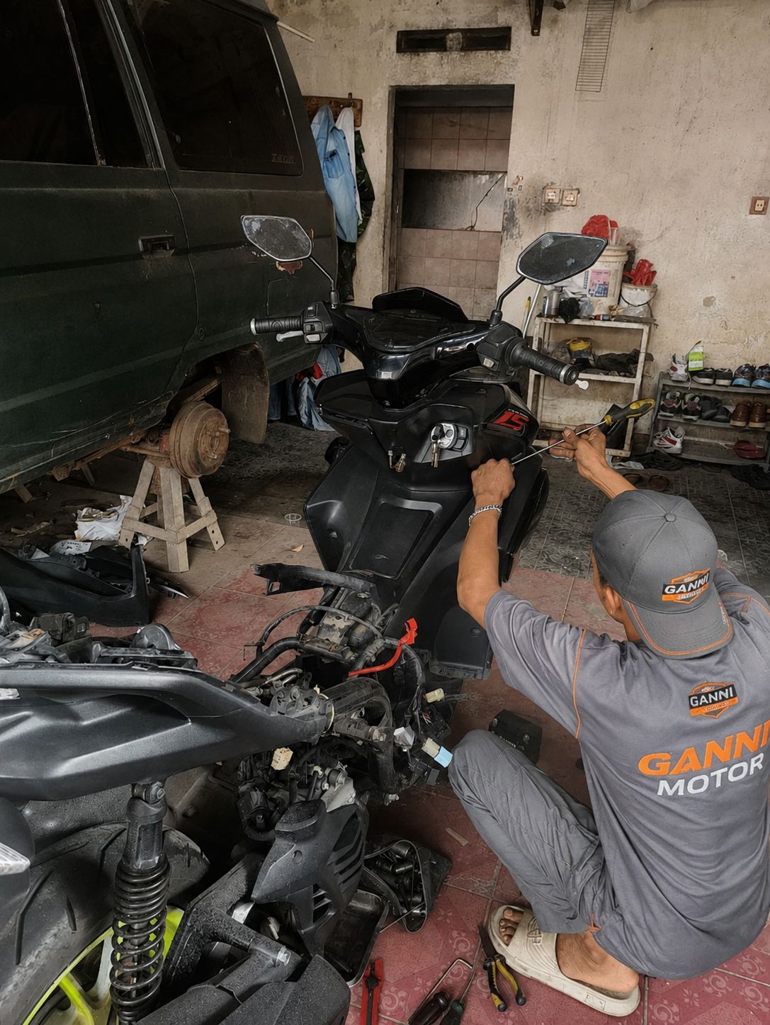 Servis motor panggilan Ganni Motor